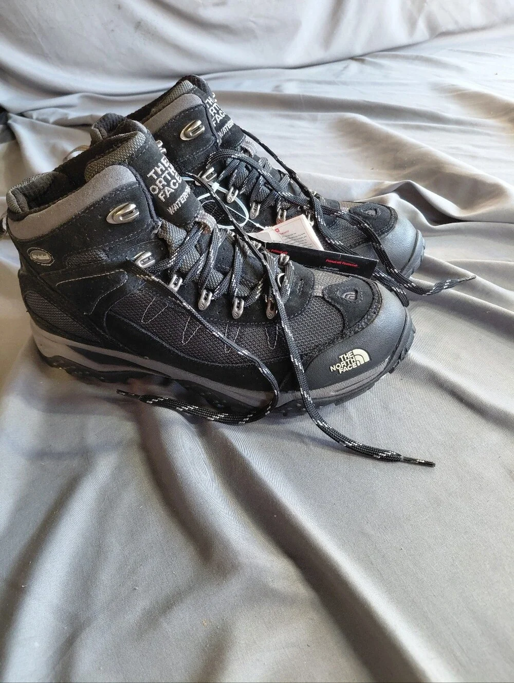 The North Face Men's Black/Gray Insulated Hiking Boots Sz9 NWT Hydroseal Weather